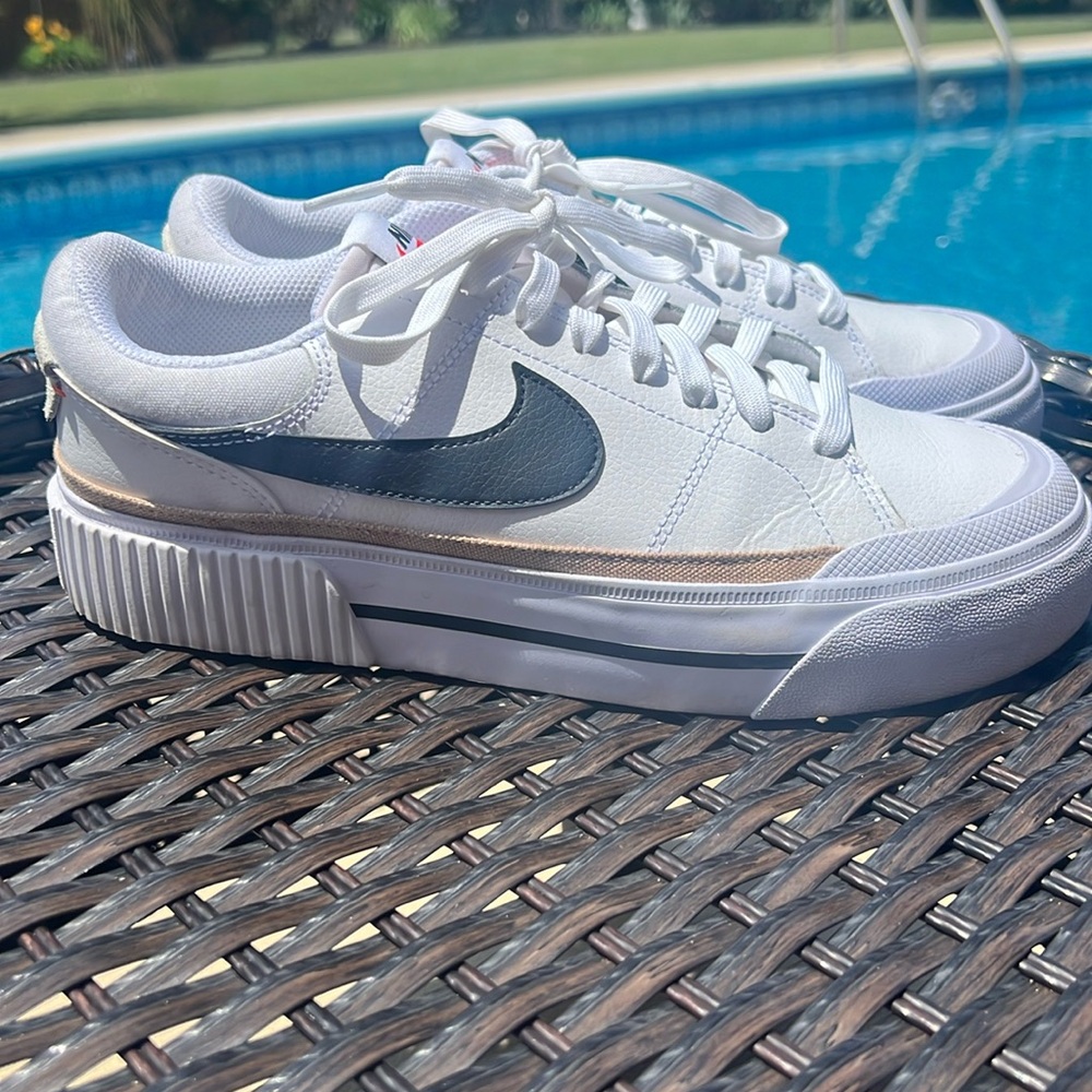 Nike Court Legacy Lift